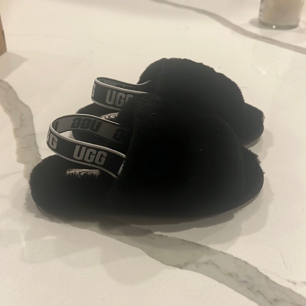 UGG Kids Fluff Yeah Slides size 12